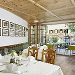 Romantikhotel Zell Am Hotel