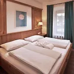 Romantikhotel Zell Am Hotel 4*