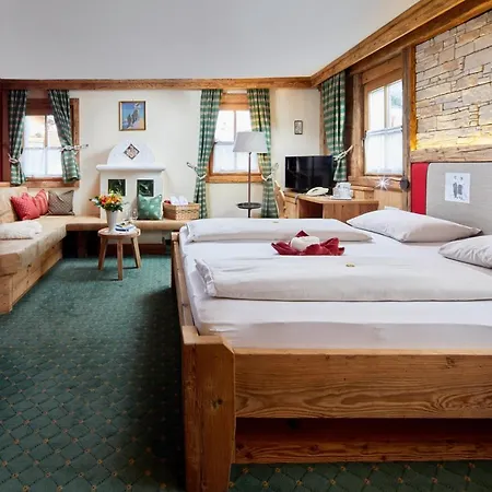 Romantikhotel Zell Am 4*