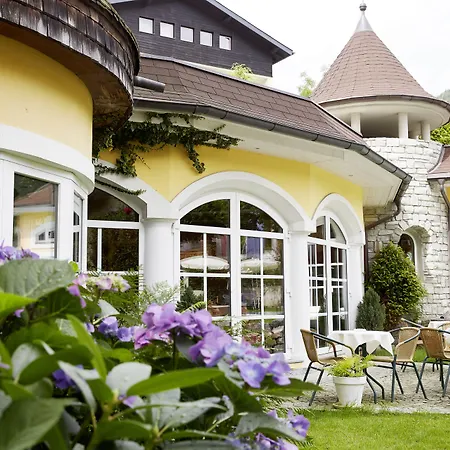 Ξενοδοχείο Romantikhotel Zell Am 4*