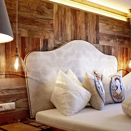 Romantikhotel Zell Am Hotel 4*