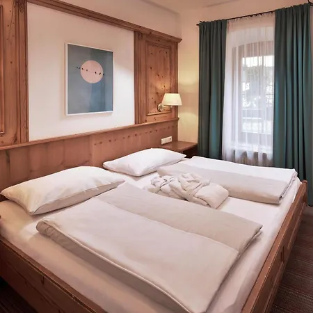 Romantikhotel Zell Am Ξενοδοχείο 4*