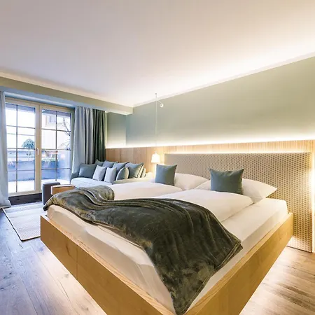 Romantikhotel Zell Am