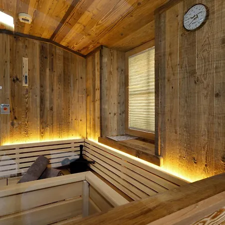 Готель Romantikhotel Zell Am 4*