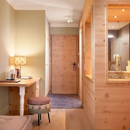 Hotel Romantikhotel Zell Am 4*