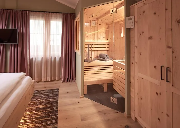 Romantikhotel Zell Am 4*