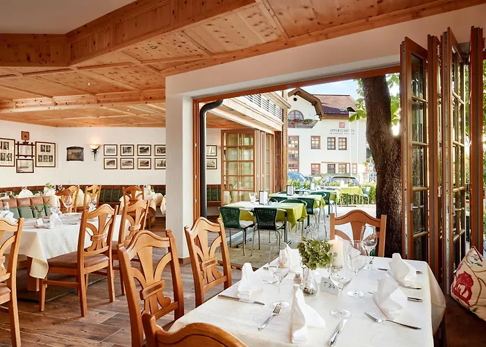 Готель Romantikhotel Zell Am 4*