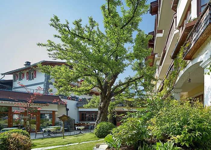 Готель Romantikhotel Zell Am 4*