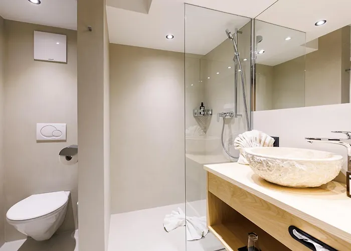 Romantikhotel Zell Am 4*