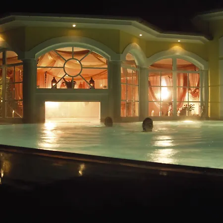 Romantikhotel Zell Am Готель Целль-ам-Зеє